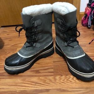 Sorel caribou women’s boots size 9